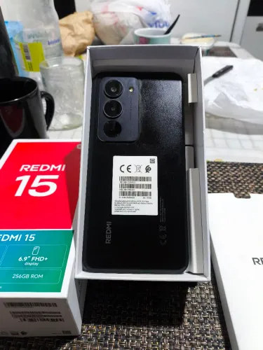 REDMI 15 4G SEMI NOVO 8/256 ?