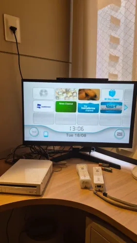 Nintendo Wii Original Desbloqueado COMPLETO europeu importado + 2 Controles