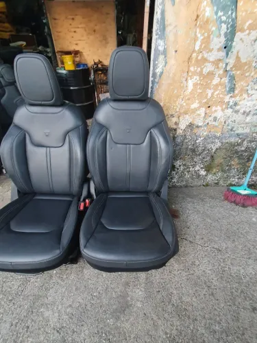 Bancos da Fiat Touro original elétricos couro