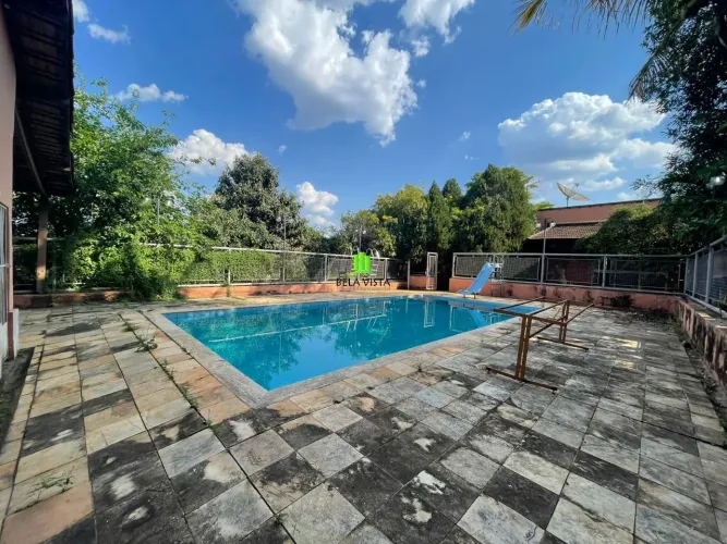 Casa comercial em Santos Dumont com 315.00 m² , 3 quarto(s) , 1 suíte(s) , 2 vaga(s).