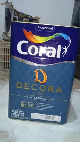 Tinta Coral: branco gelo
