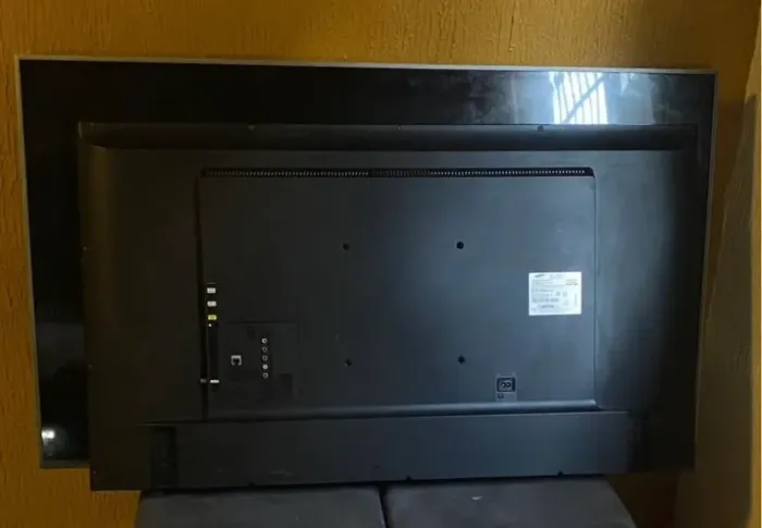 2 tvs para retirada de peças