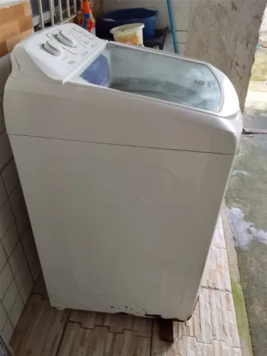 Máquina de lavar semi nova