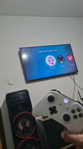 Xbox one S COM UMA MANETE ORIGINAL