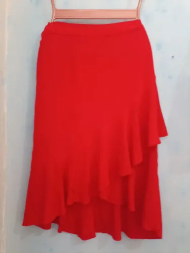 Saia transpassada tamanho M tipo flamenca