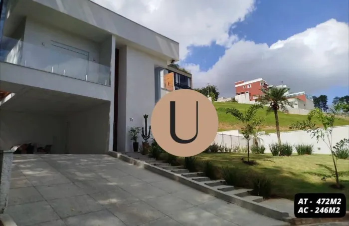 Casa com 3 suítes e piscina em Aldeia da Serra!