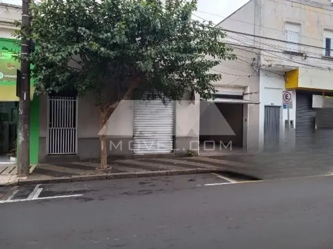 CASA A VENDA NO CENTRO DA CIDADE COM DUAS SALAS COMERCIAIS - EXCELENTE OPORTUNIDADE
