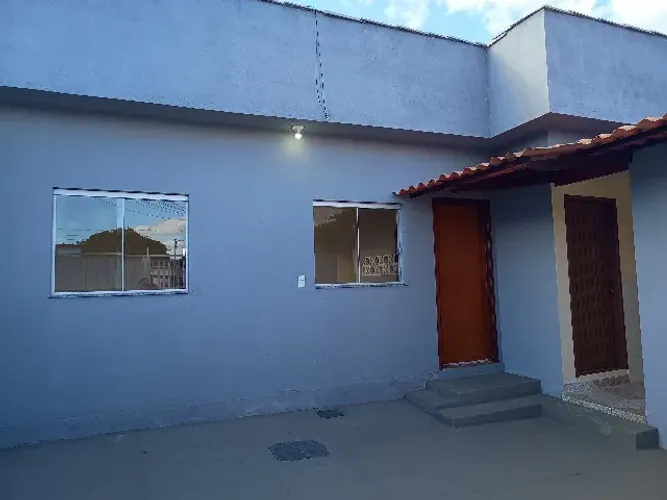 ALUGA-SE CASA COM LAJE. 1 QUARTO. CENTRO DE ALTO PARAÍSO-GO