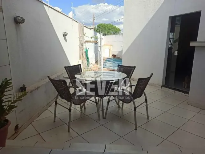 Casa ampla com piscina, 4 quartos e excelente localização Bauru/SP