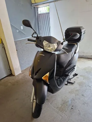 Scooter Honda Lead