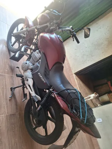Moto Titan 