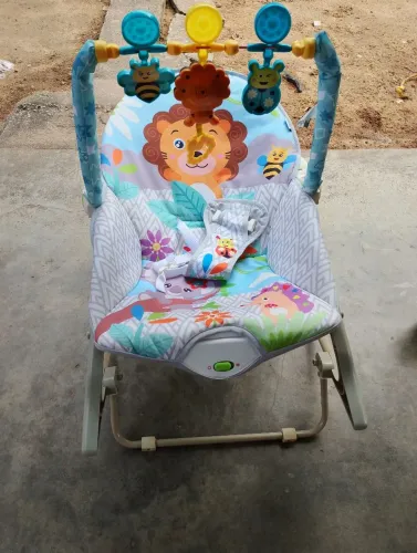 Ninho de dormir e cadeirinha 