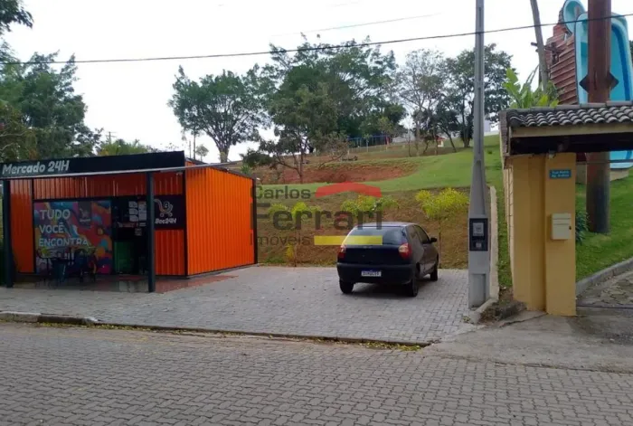 Casa térrea em condomínio - 218m² - 3 vagas
