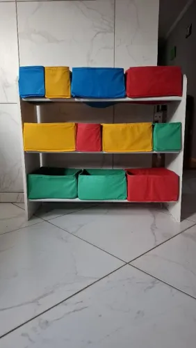 Organizador de brinquedos Montessoriano