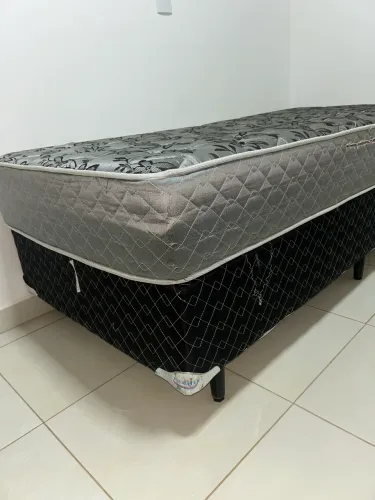 Cama (box + colchão) solteiro 