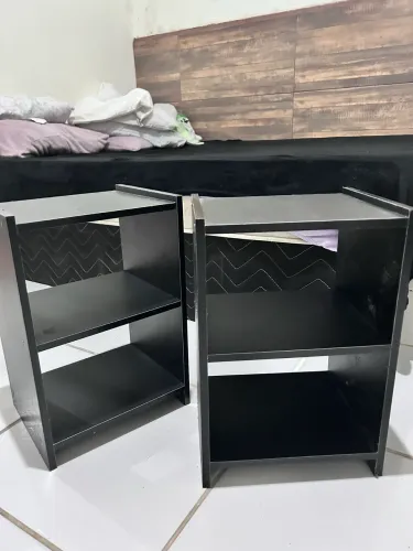 2 criados mudos por 100$