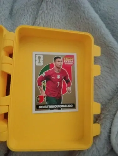 Cristiano Ronaldo dourado