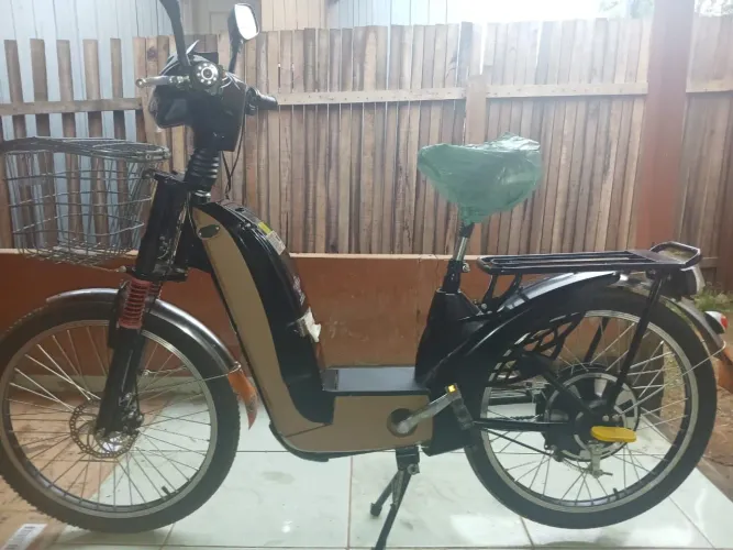 vende-se uma bicicleta elétrica 