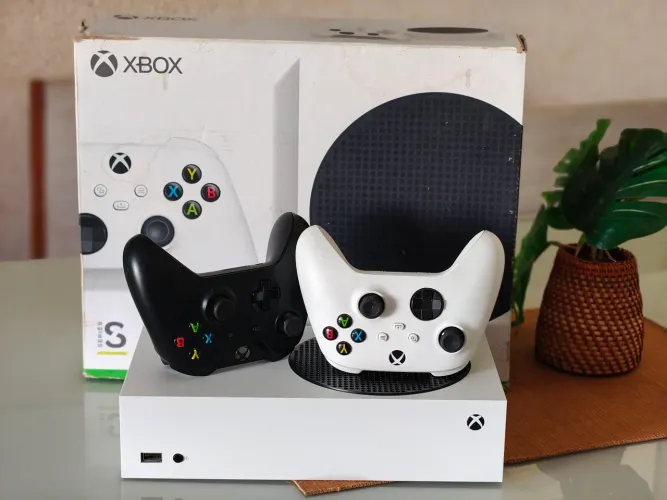 XBOX SERIES S 512 + CAIXA + 2 CONTROLES ACEITO CARTÃO ATÉ 12X