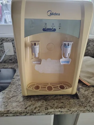 Bebedouro de Água Midea + 4 bombonas de 20 litros