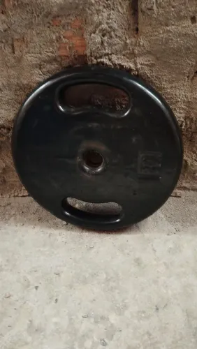 01 barrra w e 04 anilhas de 20kg emborrachada 