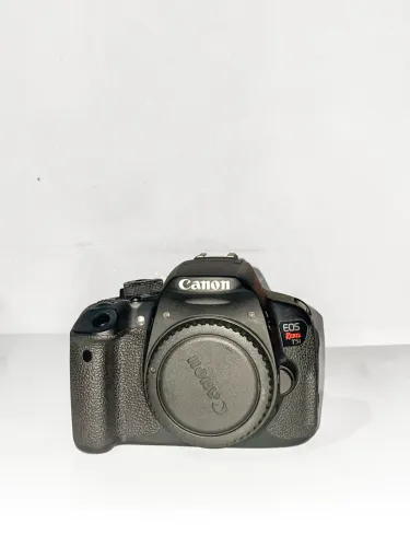 Canon T5i + 2 Baterias + Carregador