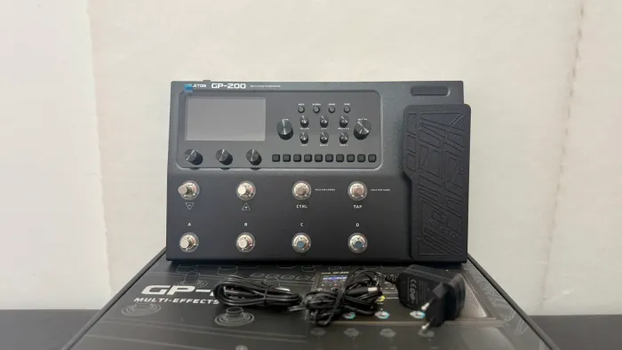 Pedaleira Valeton GP200 NOVA para guitarra