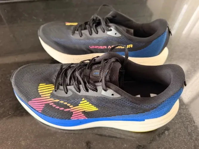 Tênis de Corrida Under Armour Charged Nonstop