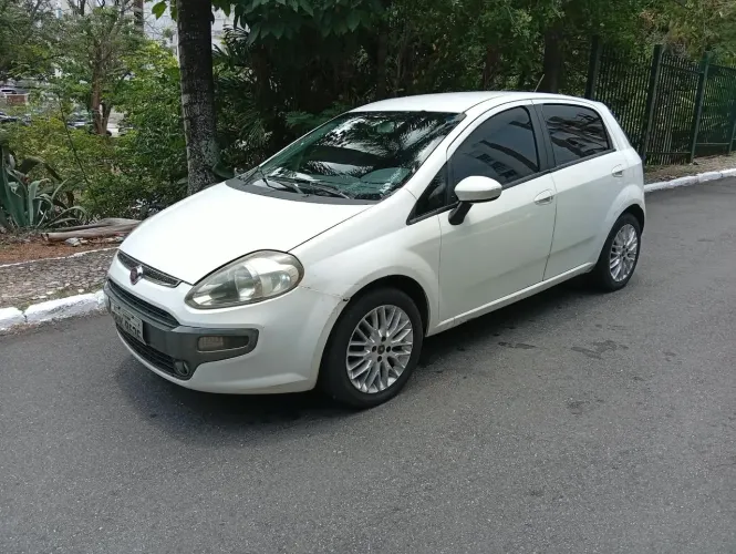 Fiat Punto Essence 1.6 Flex 16V 5P 2014