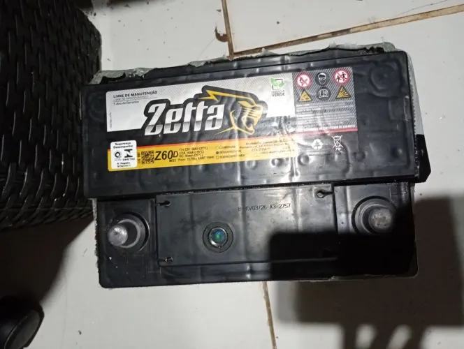 Bateria 12v 60 amperes ZETTA  (NOVA nunca usada) Venda com Base de troca 