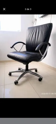 Vendo cadeira executiva de escritório 