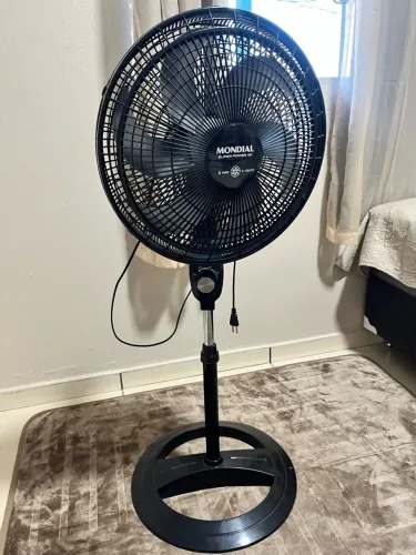 Ventilador 1 mês de uso apenas, em perfeito estado (motivo de venda: viagem)
