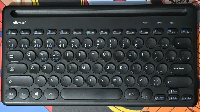 Teclado bluetooth APP-TECH com carregamento USB