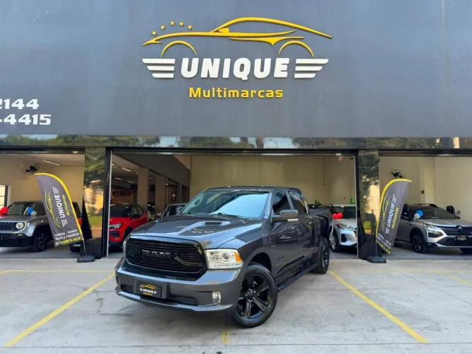 Ram Classic Laramie Night Edition 5.7 V8 16V Gasolina 4X4 Aut. 2022
