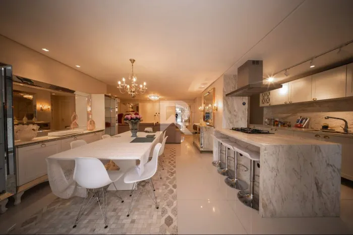 Apartamento Mobiliado com Vista Livre, 3 quartos 3 Vagas para locação, 130 m² - Água Verde