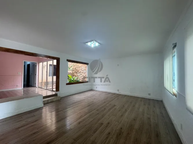 Casa térrea à venda no bairro Jardim Guarani em Campinas/SP.