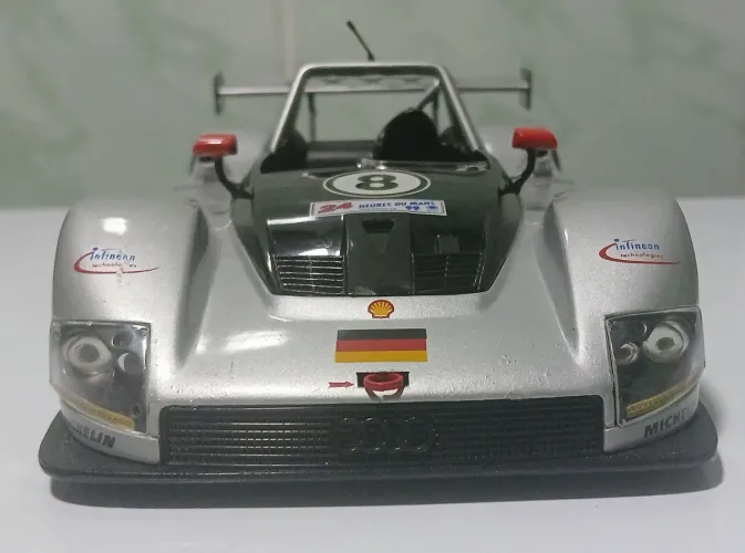 Miniatura 1/18 Audi R8 LE MANS 1994