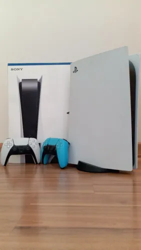 PLAYSTATION 5 STANDARD BRANCO COMPLETO C/ 2 CONTROLES + 1