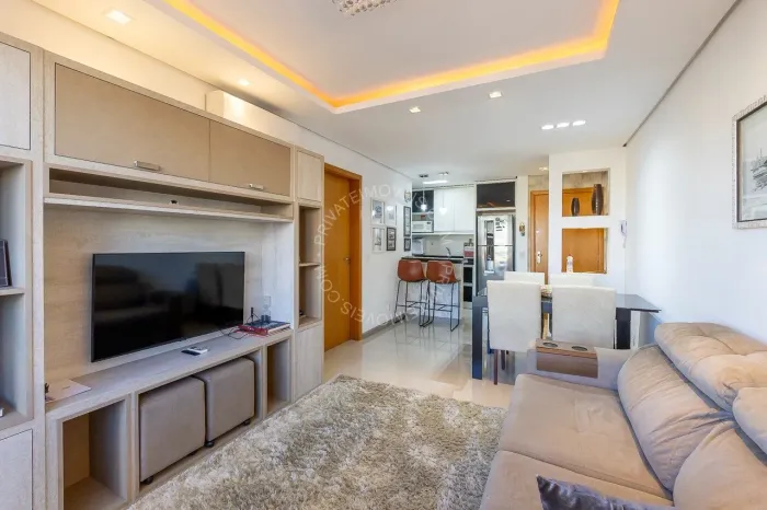 Apartamento mobiliado para alugar no Petrópolis com 2 quartos (1 suíte)