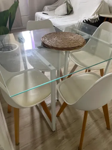 Mesa com tampo de vidro 120 x 80
