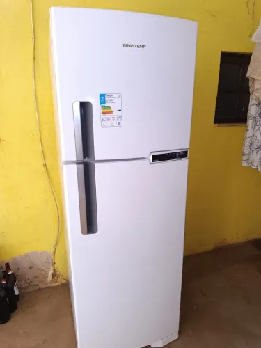 GELADEIRA BRASTEMP NOVA, APENAS 4 MESES DE USO, PAGAMENTO A VISTA $2.600 