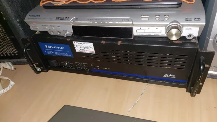 VENDO AMPLIFICADOR E CAIXA DE SOM PROFISSIONAL