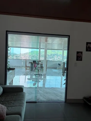 Apartamento de Luxo, Construção Nova, Varanda Gigante e Apenas 5 Meses de Uso