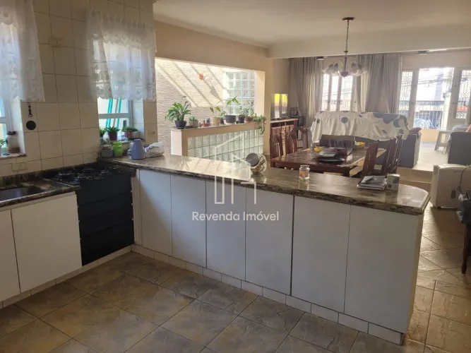 Casa à Venda em Osasco-SP, Bairro Baronesa: 3 Quartos, 1 Suíte, 4 Vagas e 200m² de Área!Ve