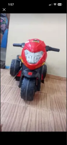 Moto elétrica de criança