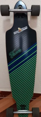 Longboard Famous - ótimo estado -