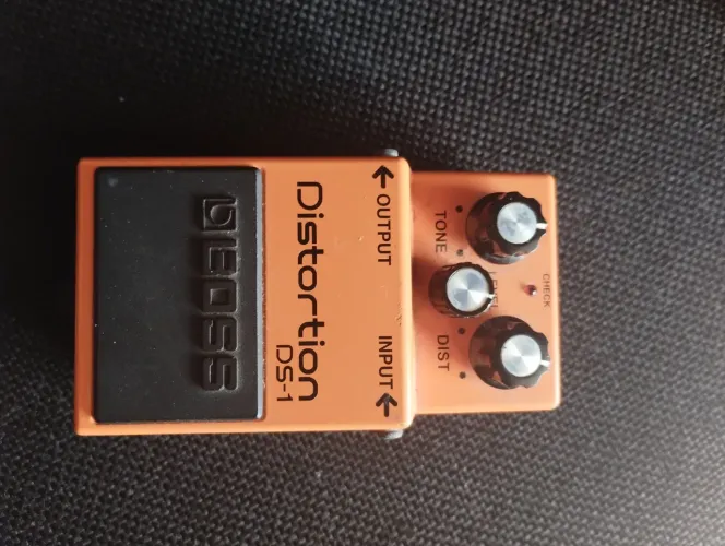 Pedal Boss distortion ds1 