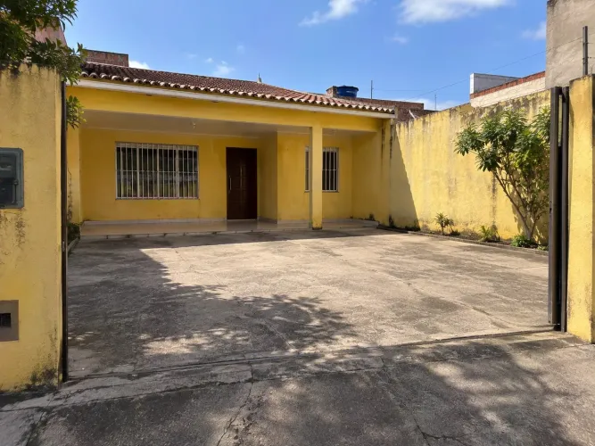 Casa com 2 quartos no Bonsucesso