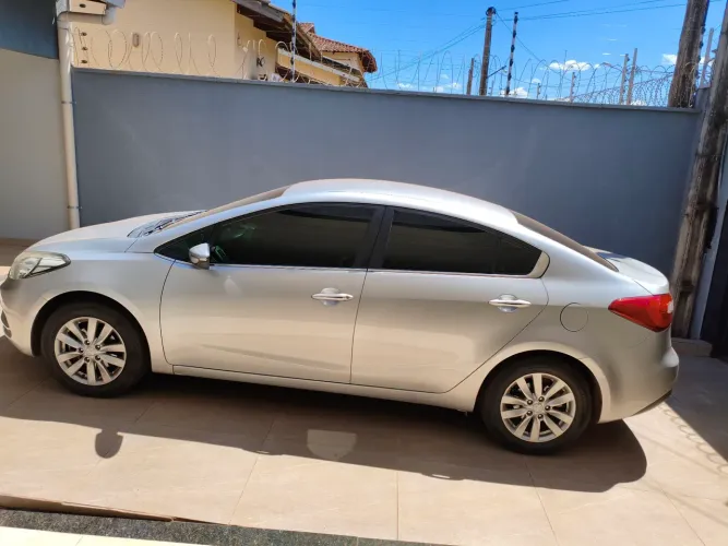 Kia Motors Cerato 1.6 16V Flex Aut. 2014