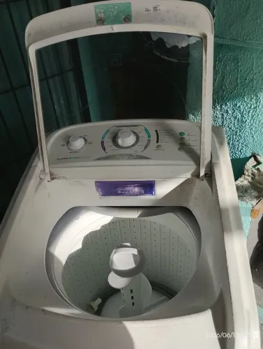 Lava-roupas Electrolux 10 kg 220 volts